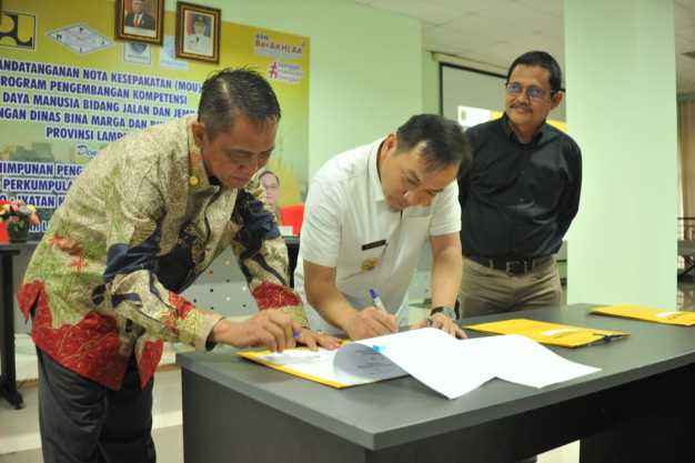 Wabup Ali Rahman, Ketua DPD HIPJI Tandatangani MoU Kerjasama Pelatihan Pengembangan Kompetensi Juru Jalan Tahun 2022