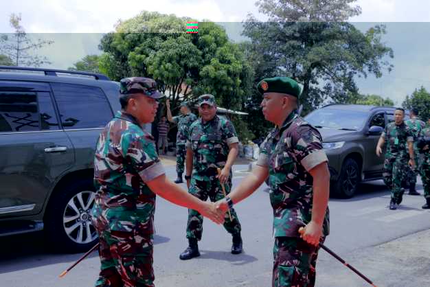 Dandim 0427/WK Sambut Kunker Pangdam II/SWJ