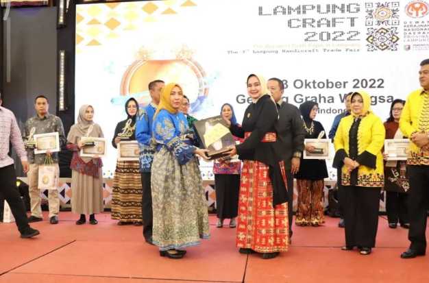 Ketua I TP PKK, Ny. Eka Listriyeni Ali Rahman Hadiri Penutupan Lampung Craft Ketiga Tahun 2022