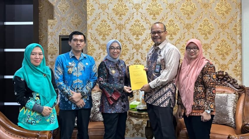 Plt. Bupati Ayu Asalasiyah Terima Exit Meeting BPK RI Perwakilan Lampung