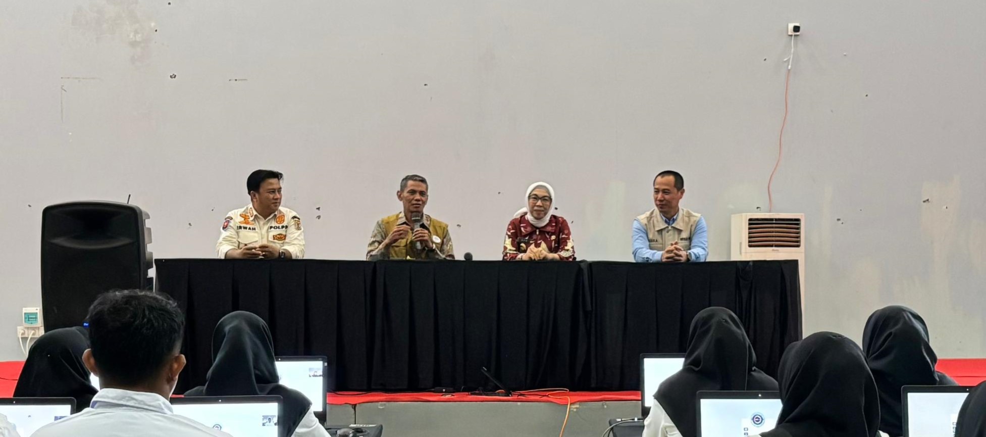 Tegaskan Komitmen Reformasi ASN, Plt. Bupati Ayu Asalasiyah Tinjau Seleksi PPPK Hari Kedua