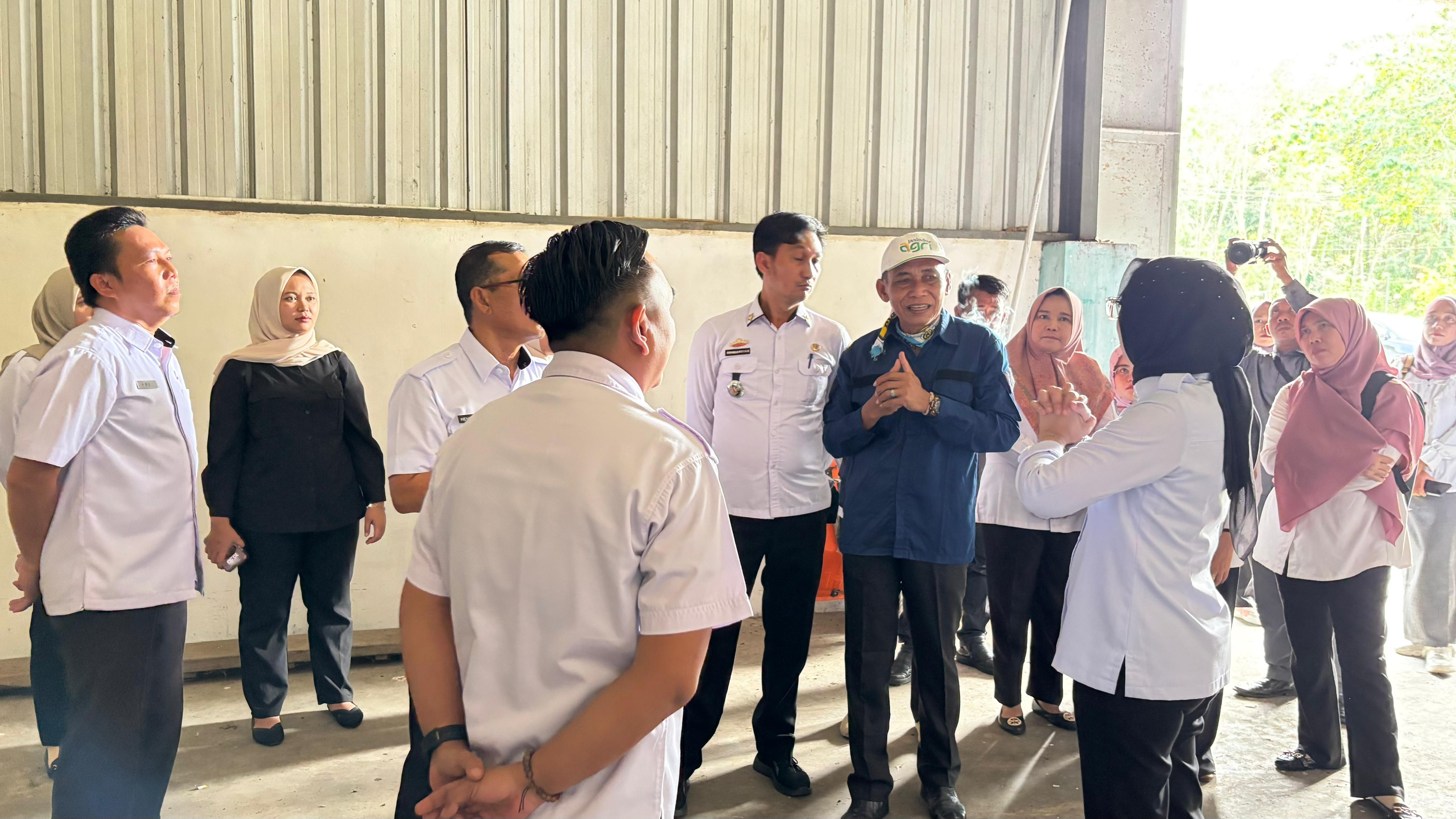 Dukung Swasembada Pangan, Plt. Bupati Way Kanan Kunjungi Rice Milling Plant Di Buay Bahuga