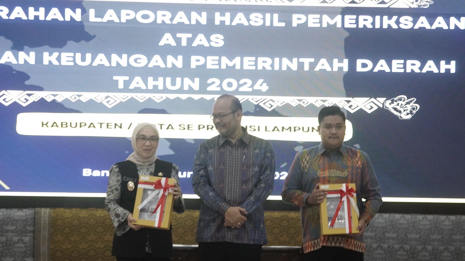 Plt. Bupati Way Kanan Terima Opini WTP Ke-15 Kali Secara Berturut-turut, Bukti Komitmen Tata Kelola Keuangan Pemkab Way Kanan