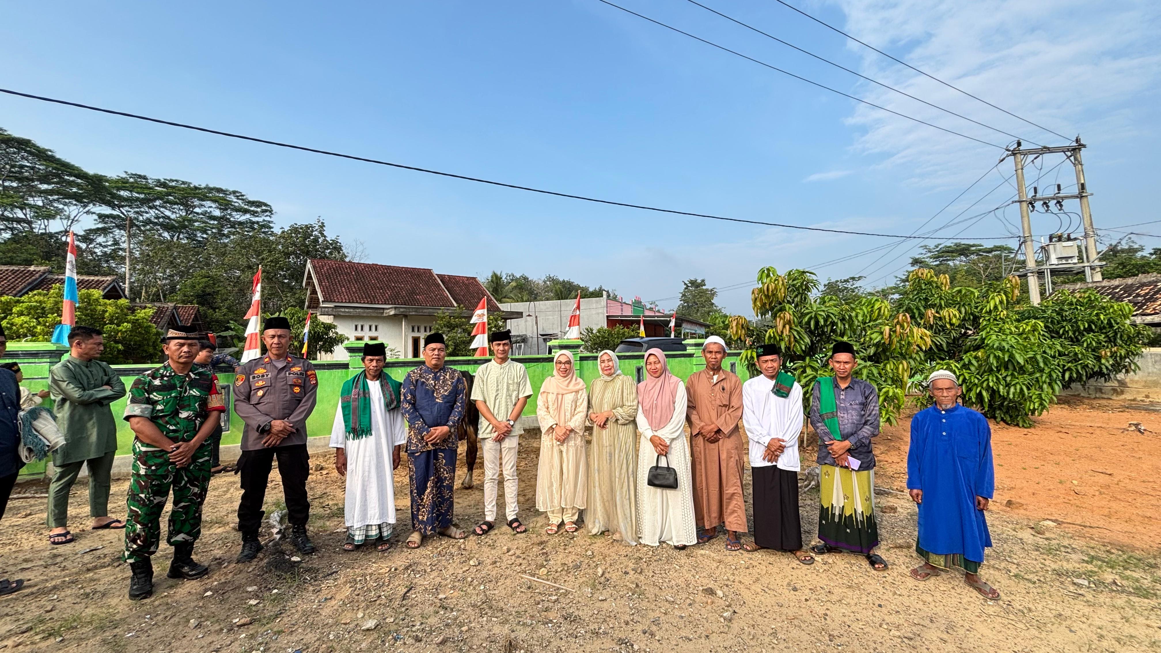 Plt. Bupati Way Kanan Laksanakan Sholat Idul Adha 1446 H Bersama Masyarakat Kampung Karya Jaya